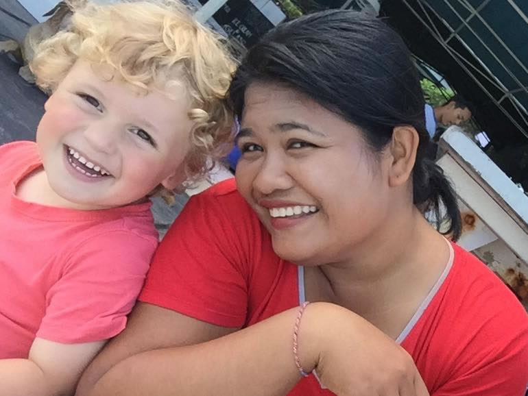 bali babysitter Komang